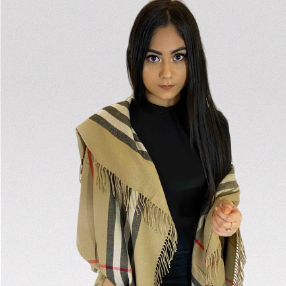 Muliti wear scarf